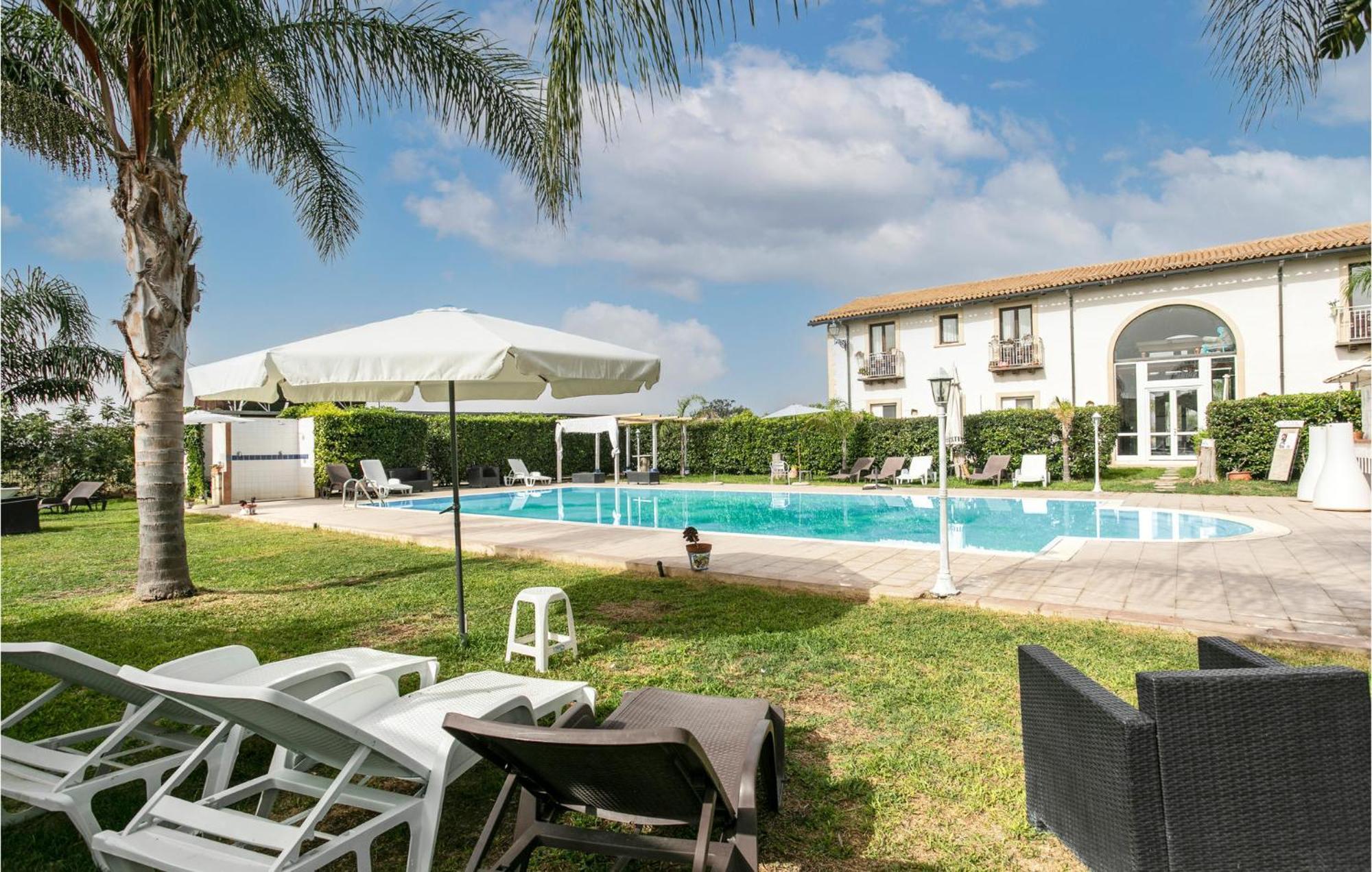 2 Bedroom Pet Friendly In Siracusa Syracuse